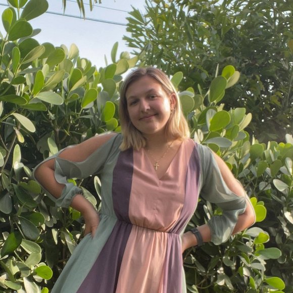 Meet your Posher, Bridget - Picture 5 of 5